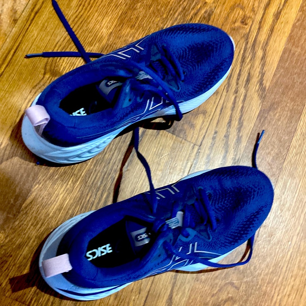 ASICS Gel Nimbus Running shoes, size 8.5 women, lightly worn about three times.
